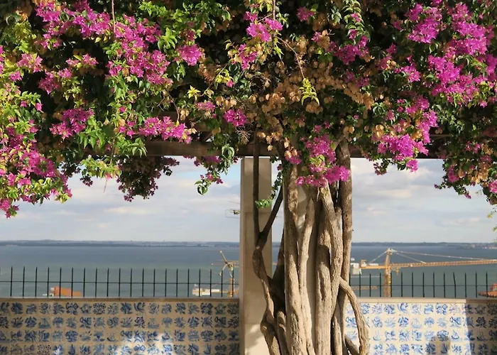 Xavier - Alfama River View * Lizbona