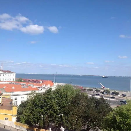 Daire Xavier - Alfama River View *